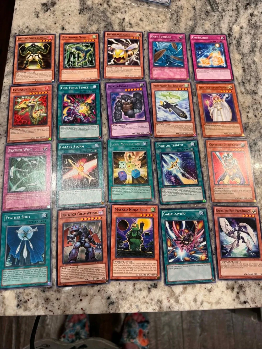 Yu-Gi-Oh! 160 Card Lot - Mixed Colors YGO2-9